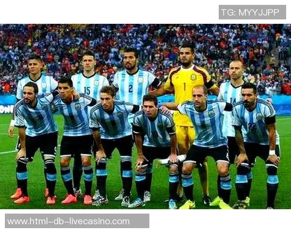 足球传奇的辉煌历程与伟大球员背后的故事探秘